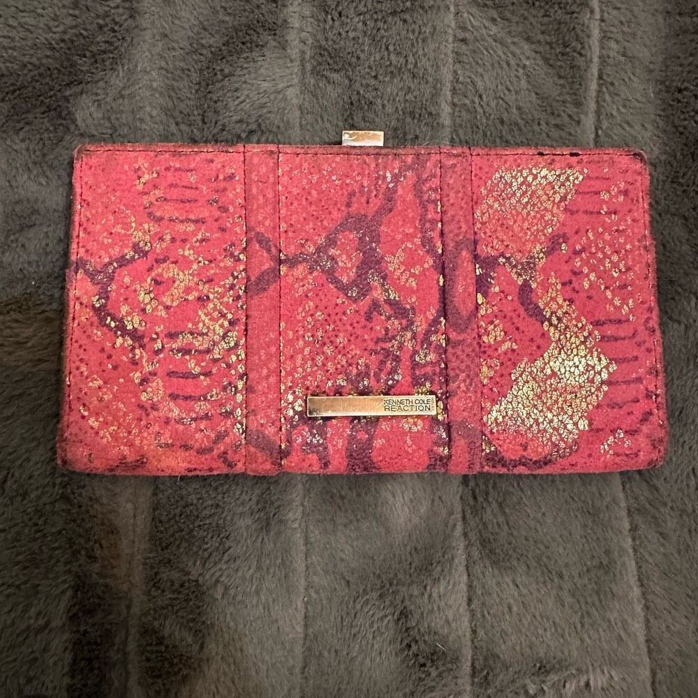 Kenneth Cole Reaction pink purple wallet